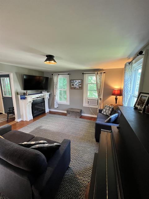 910 Maple Ave, Decorah, IA 52101 photo 11