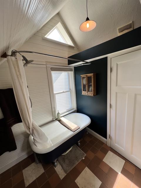 910 Maple Ave, Decorah, IA 52101 photo 20
