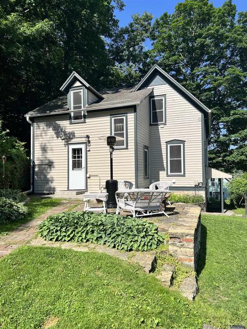 910 Maple Ave, Decorah, IA 52101 photo 27