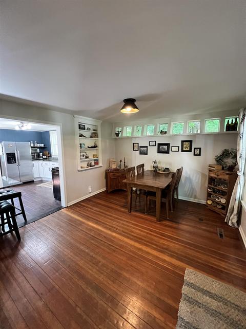 910 Maple Ave, Decorah, IA 52101 photo 4