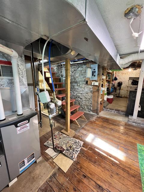 910 Maple Ave, Decorah, IA 52101 photo 24