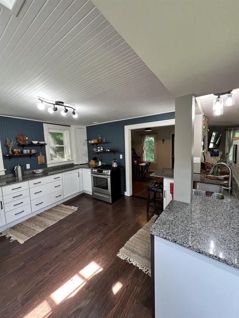 910 Maple Ave, Decorah, IA 52101 photo 6
