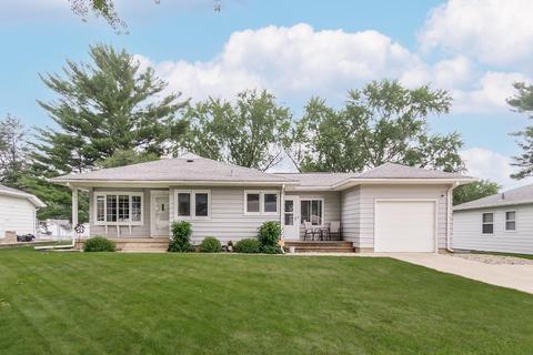 325 Ivanhoe, Waterloo, IA 50701 photo 1