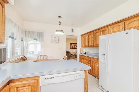 325 Ivanhoe, Waterloo, IA 50701 photo 9