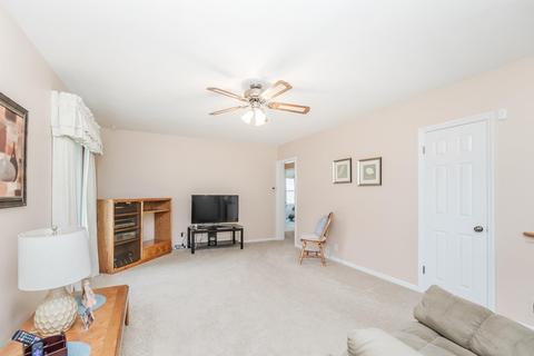 325 Ivanhoe, Waterloo, IA 50701 photo 4