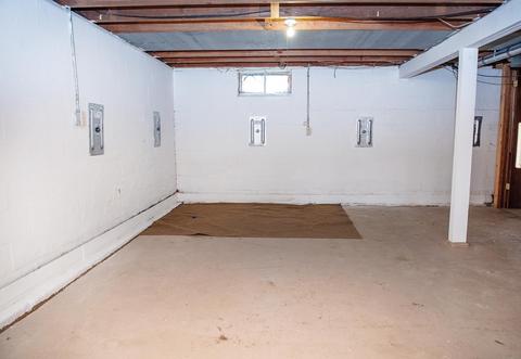 1180 E Mitchell Ave, Waterloo, IA 50702 photo 15