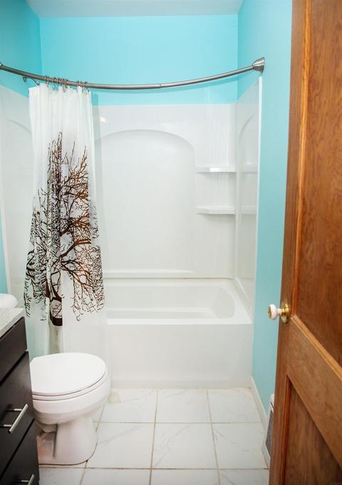 1180 E Mitchell Ave, Waterloo, IA 50702 photo 6