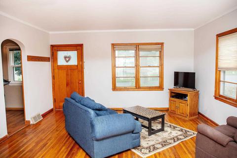 1180 E Mitchell Ave, Waterloo, IA 50702 photo 3
