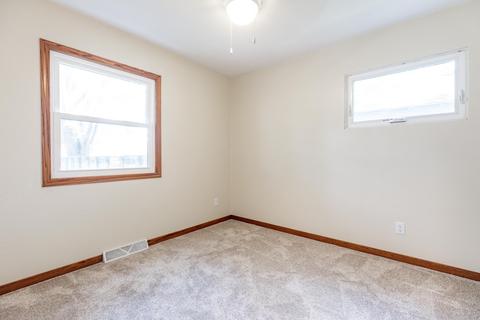 131 Joder Ave, Waterloo, IA 50701 photo 9