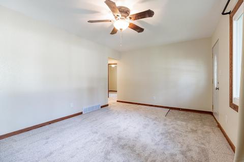 131 Joder Ave, Waterloo, IA 50701 photo 5