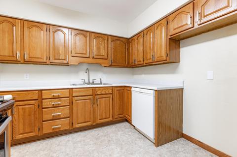 131 Joder Ave, Waterloo, IA 50701 photo 8