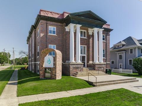300 E 2nd St, Sumner, IA 50674 photo 1