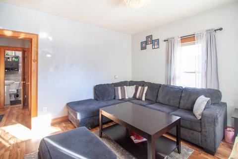 819 Bertch Ave, Waterloo, IA 50702 photo 2