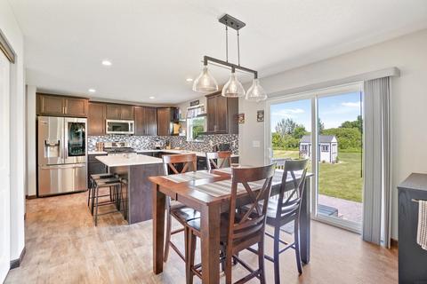 4432 Charm Dr, Waterloo, IA 50701 photo 6