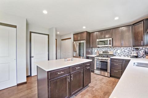 4432 Charm Dr, Waterloo, IA 50701 photo 8