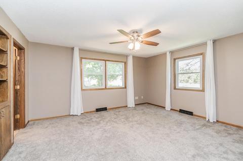 2005 W 12th St, Cedar Falls, IA 50613 photo 9