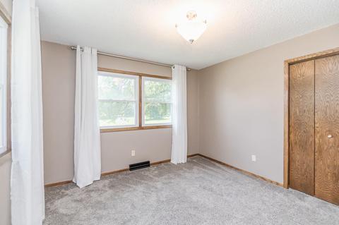 2005 W 12th St, Cedar Falls, IA 50613 photo 17