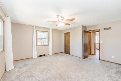 2005 W 12th St, Cedar Falls, IA 50613 photo 11