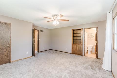 2005 W 12th St, Cedar Falls, IA 50613 photo 10