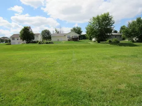108 5th Ave Ct, Coggon, IA 52218