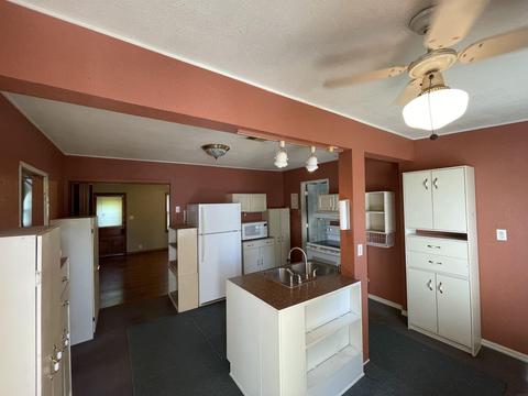 1728 E Ridgeway Ave, Waterloo, IA 50702 photo 2