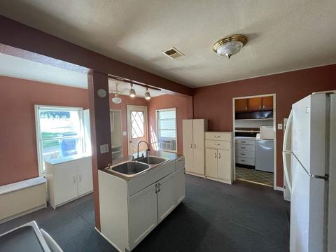 1728 E Ridgeway Ave, Waterloo, IA 50702 photo 4