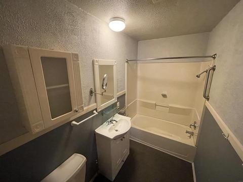 1728 E Ridgeway Ave, Waterloo, IA 50702 photo 9