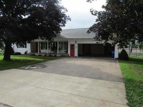 304 E Watson St, Garnavillo, IA 52049 photo 4