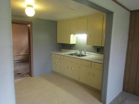 304 E Watson St, Garnavillo, IA 52049 photo 3
