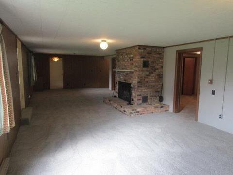 304 E Watson St, Garnavillo, IA 52049 photo 2