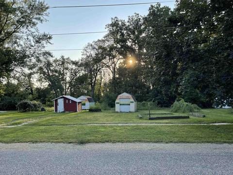 106 S 3rd St, Hazleton, IA 50641 photo 1