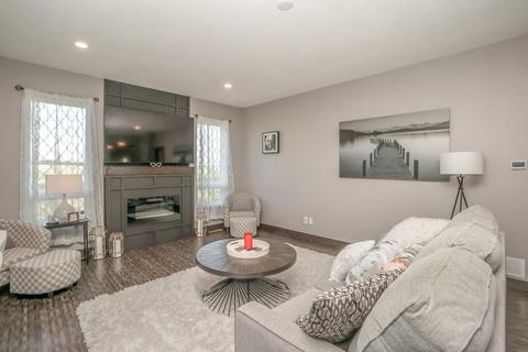 1306 Partridge Ln, Waterloo, IA 50701 photo 3