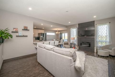 1306 Partridge Ln, Waterloo, IA 50701 photo 4