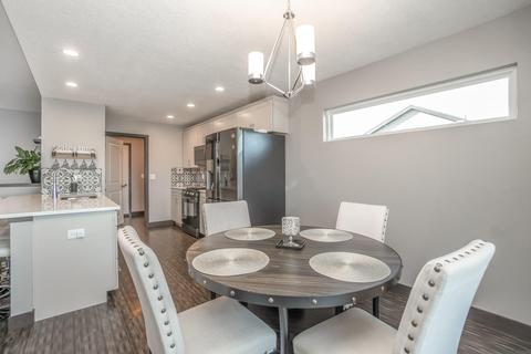 1306 Partridge Ln, Waterloo, IA 50701 photo 9