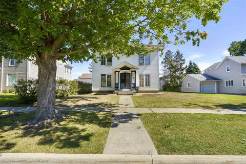 910 State St, Cedar Falls, IA 50613 photo 3