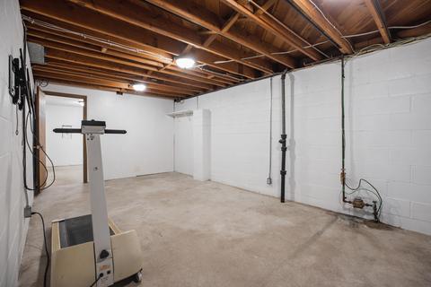 1600 E Mitchell Ave, Waterloo, IA 50702 photo 18
