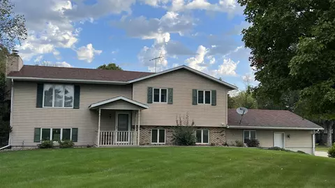2379 Ia Hwy 24, New Hampton, IA 50659