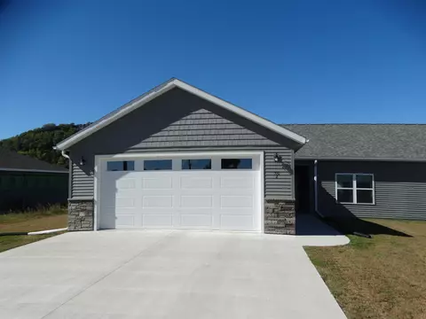 510 Brazell Point Dr #2, Harpers Ferry, IA 52146