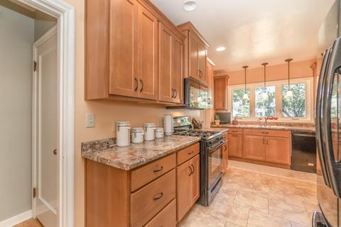 209 Ivanhoe Rd, Waterloo, IA 50701 photo 13