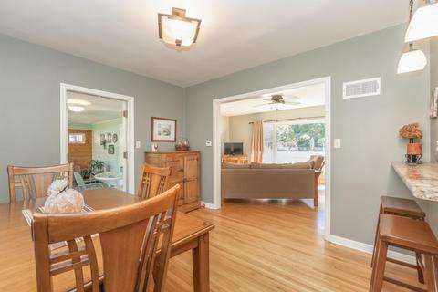 209 Ivanhoe Rd, Waterloo, IA 50701 photo 9