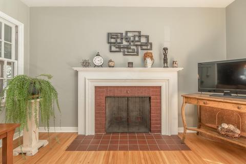 209 Ivanhoe Rd, Waterloo, IA 50701 photo 6