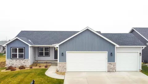 4224 Shocker Rd, Cedar Falls, IA 50613