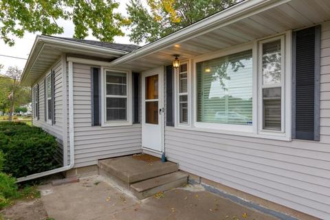400 Eureka St, Waterloo, IA 50702 photo 2