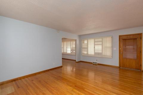 400 Eureka St, Waterloo, IA 50702 photo 3