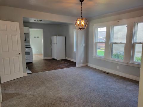 712 E 3rd Ave, Cresco, IA 52136 photo 5