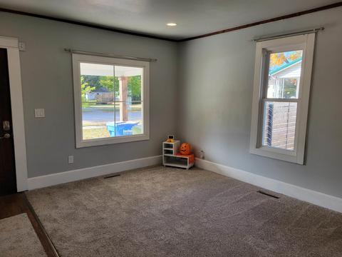 712 E 3rd Ave, Cresco, IA 52136 photo 2