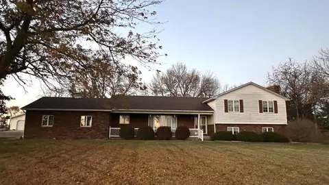 2045 210th St, New Hampton, IA 50659