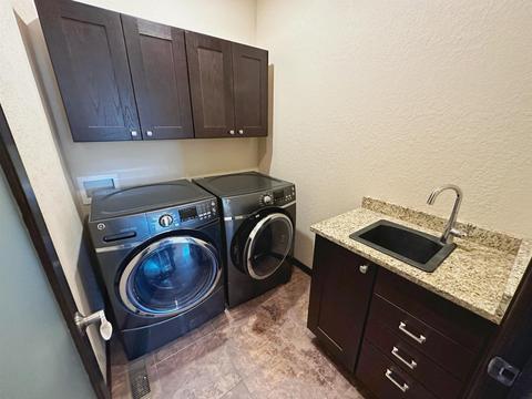 1205 Walnut St, Decorah, IA 52101 photo 7