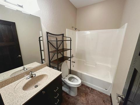 1205 Walnut St, Decorah, IA 52101 photo 6