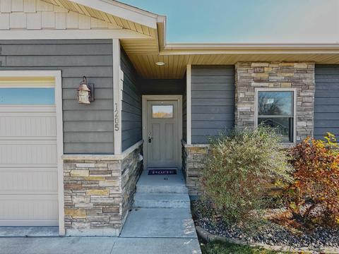 1205 Walnut St, Decorah, IA 52101 photo 2